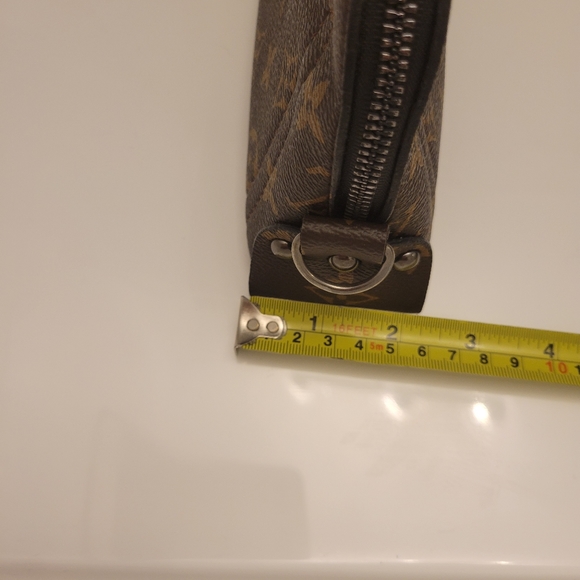 Replica Louis  Vuition Unauthentic 👝 Cosmetic Pouch Monogram - Picture 8 of 8